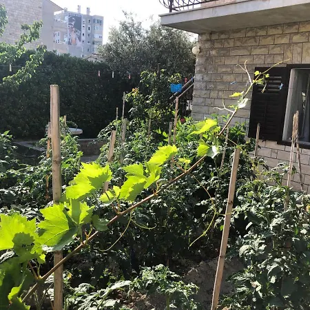 Garden Split