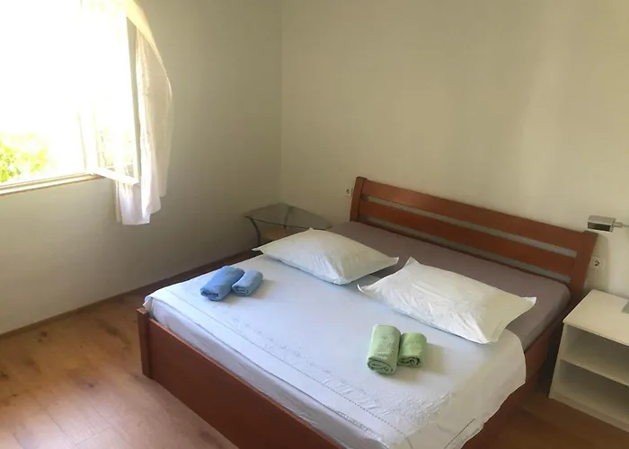 Apartment Garden Split